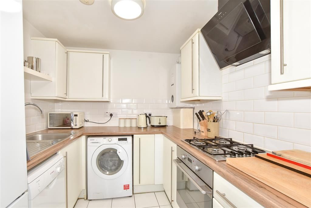 Property photo 2 of 6 Kitchen