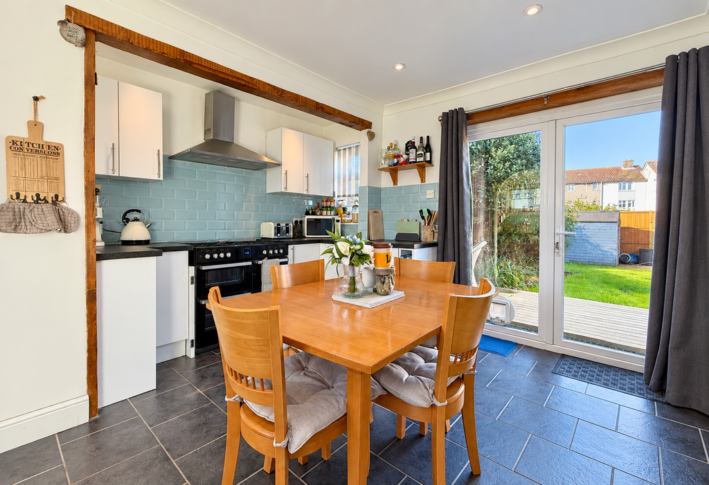 Property photo 3 of 11 07A3B6C7-E979-418A-8A48-Fb880395A1F8
