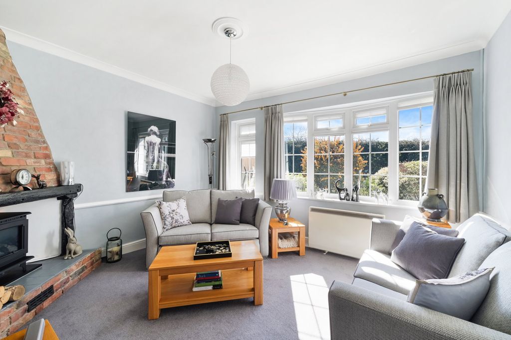 Property photo 2 of 24