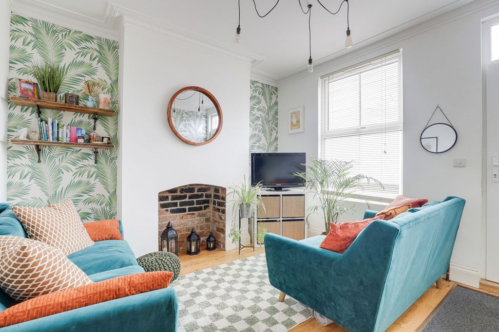 Property photo 2 of 21