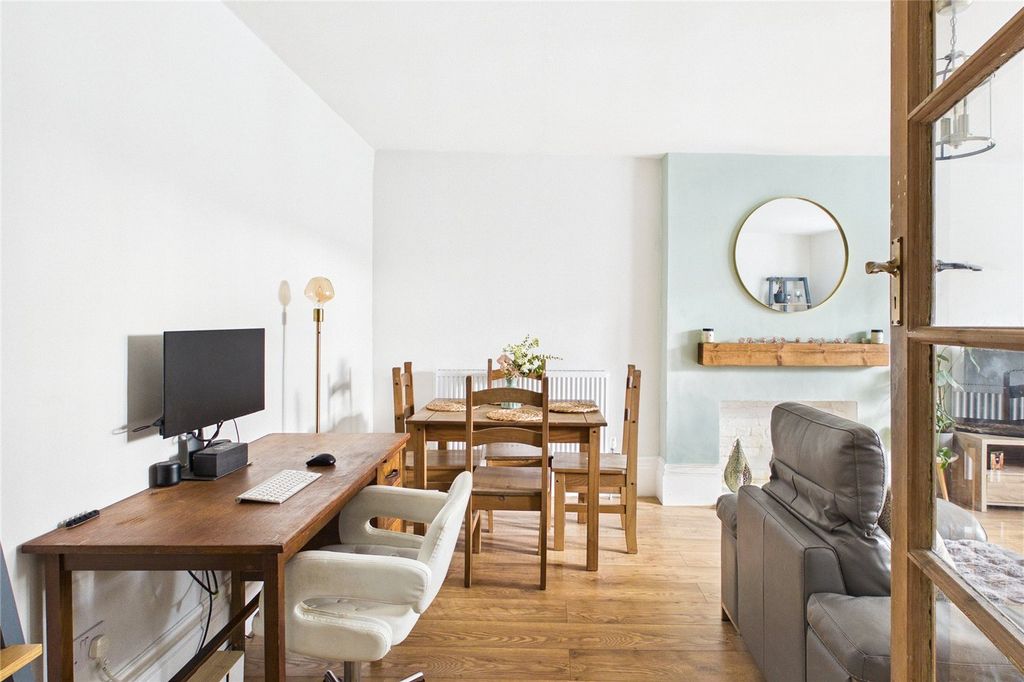 Property photo 3 of 12 Picture No. 10