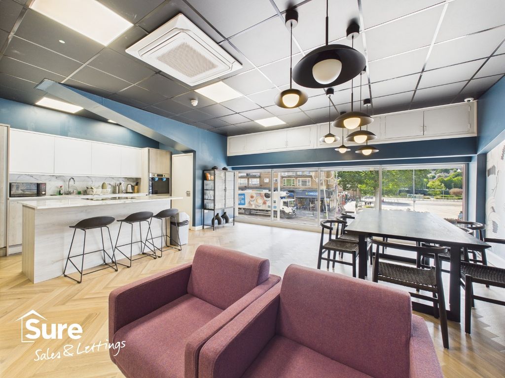 Property photo 3 of 10 4955572