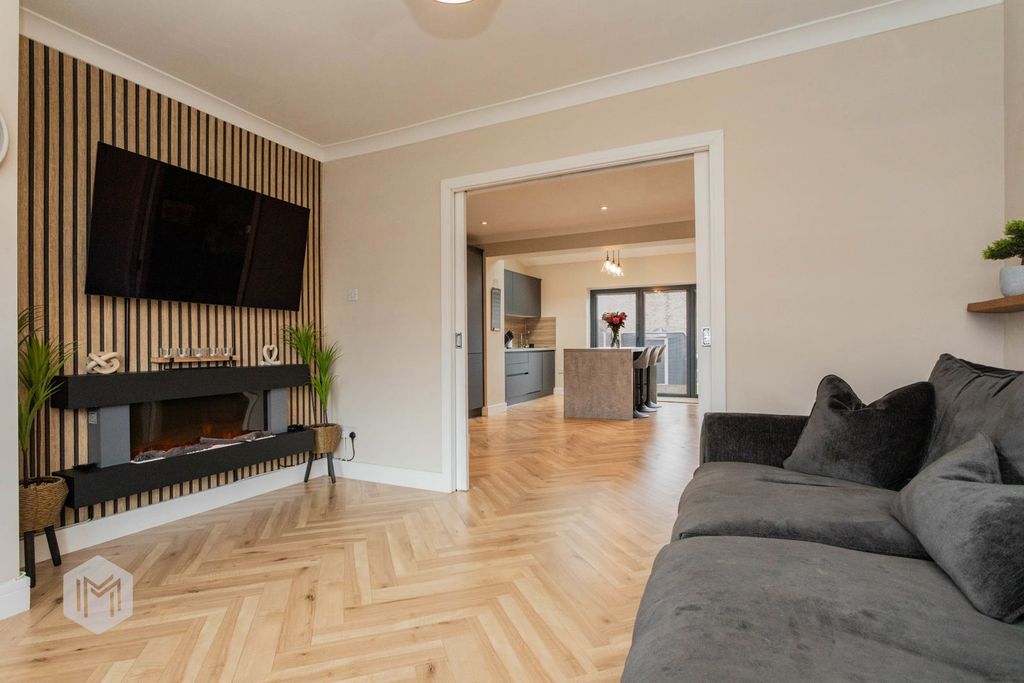 Property photo 3 of 33 Photograph