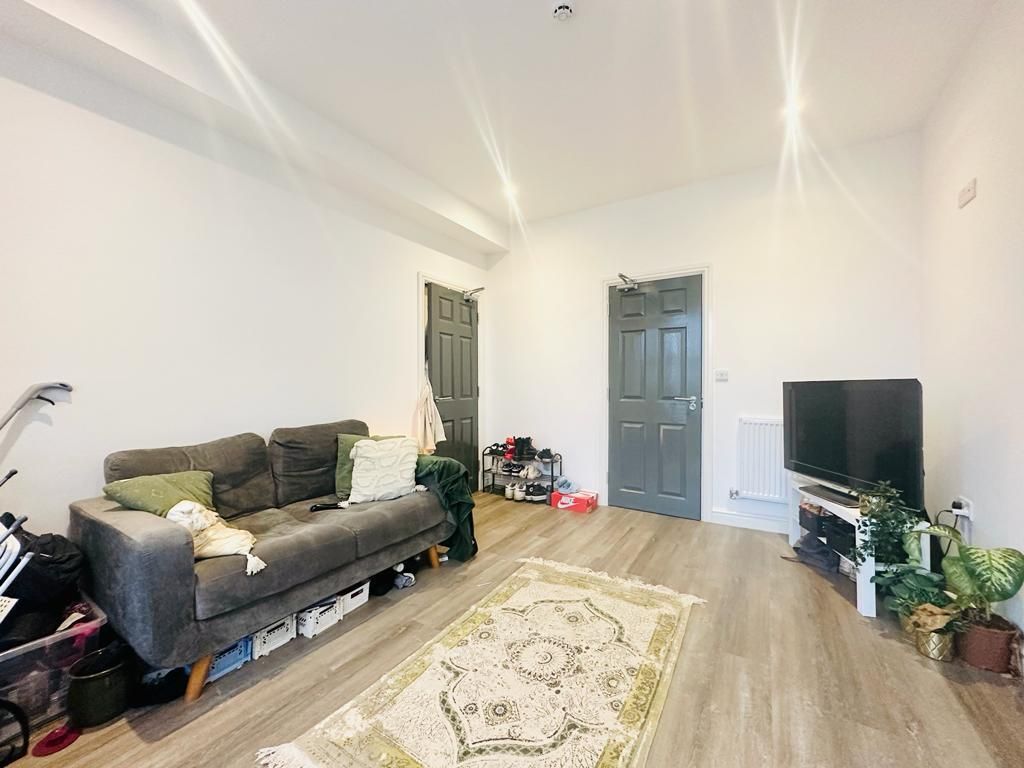 Property photo 1 of 7 Living Area