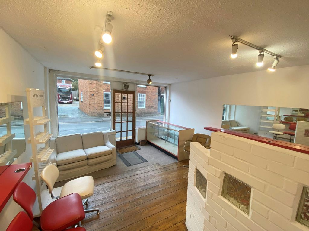 Property photo 2 of 3 16 Int 1.Jpg