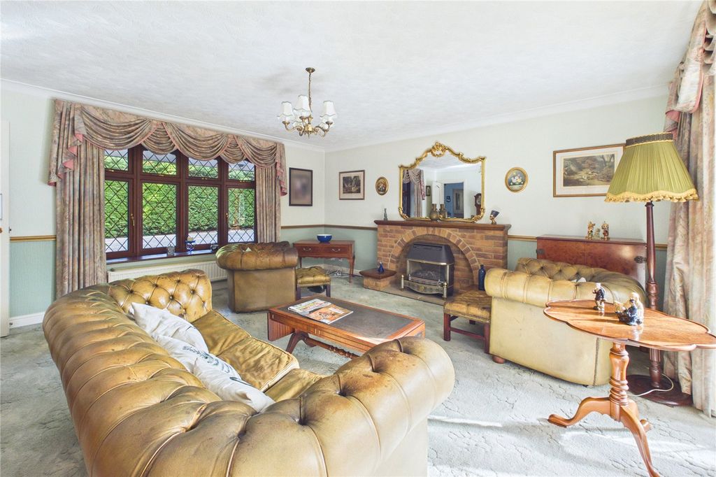 Property photo 3 of 42 Picture No. 01