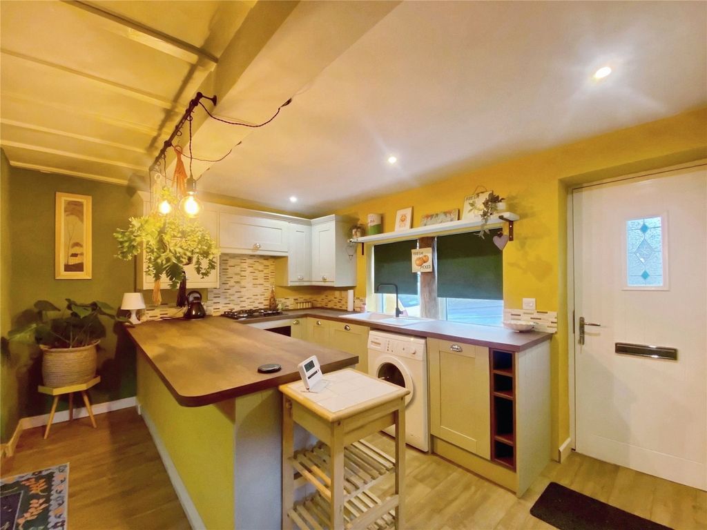 Property photo 3 of 16 Picture No. 10