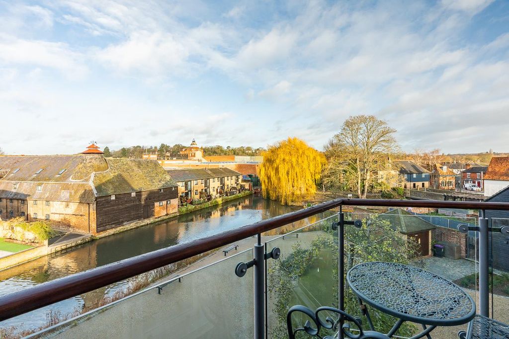 Property photo 3 of 21 External-Smalll-5.Jpg