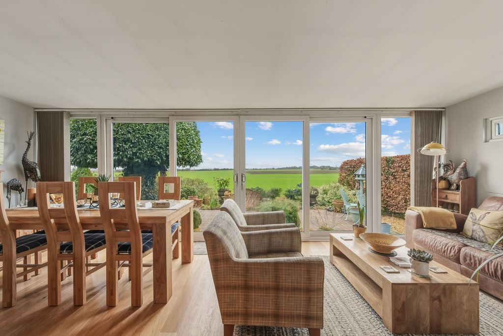 Property photo 3 of 37