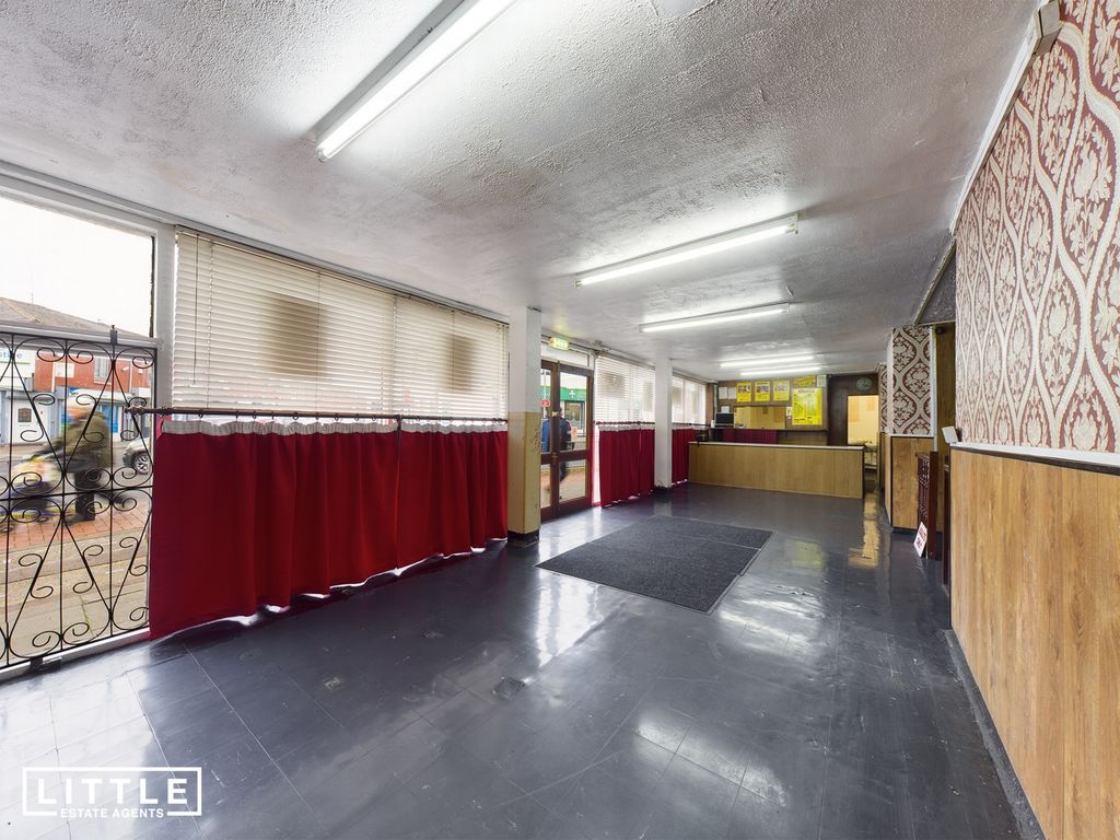 Property photo 2 of 10 Entrance Area