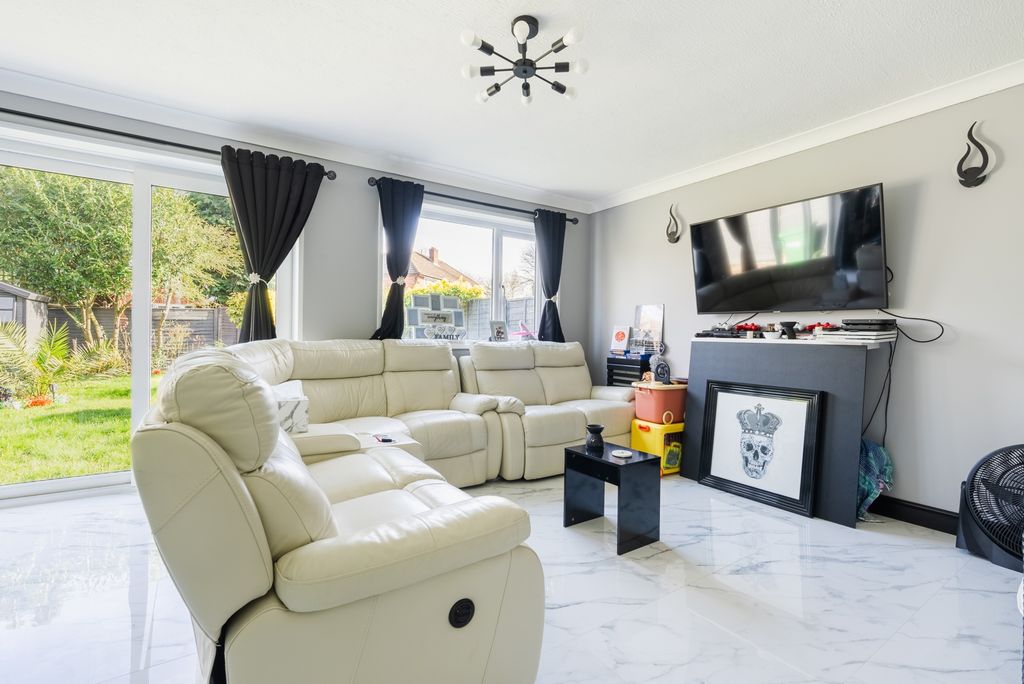 Property photo 3 of 28 Photo 15