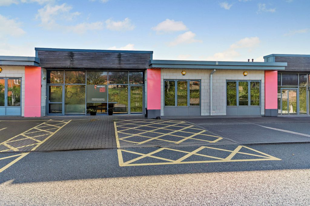 Property photo 2 of 19