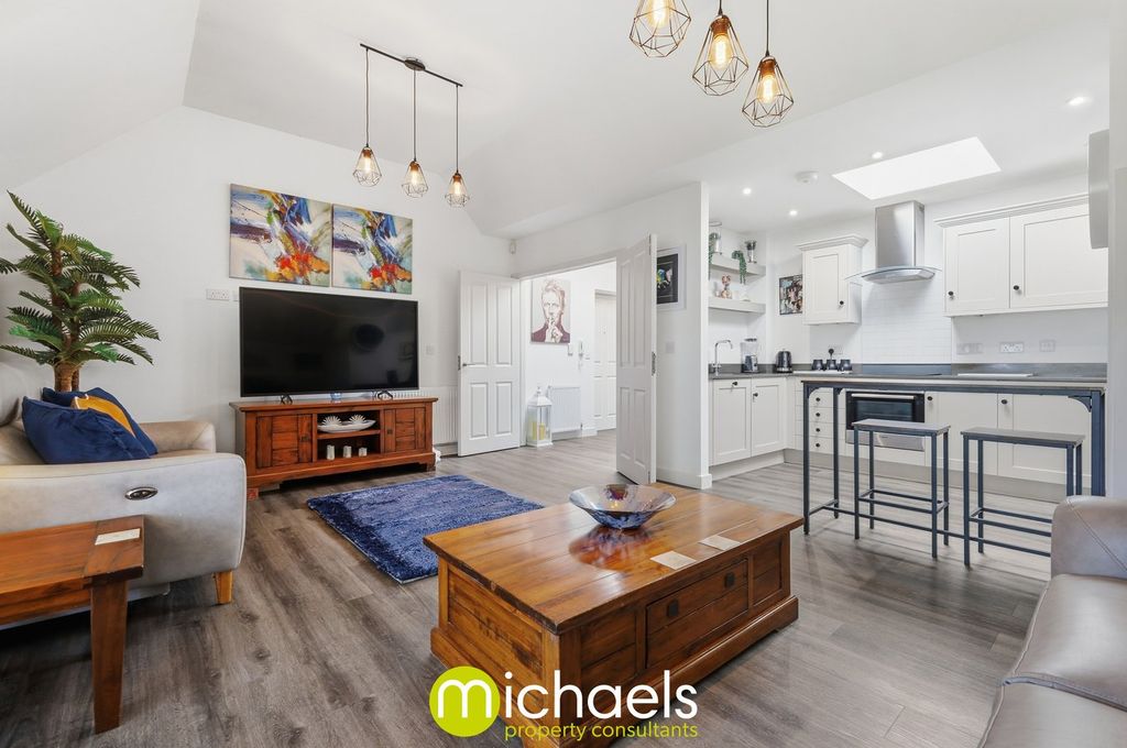 Property photo 2 of 21