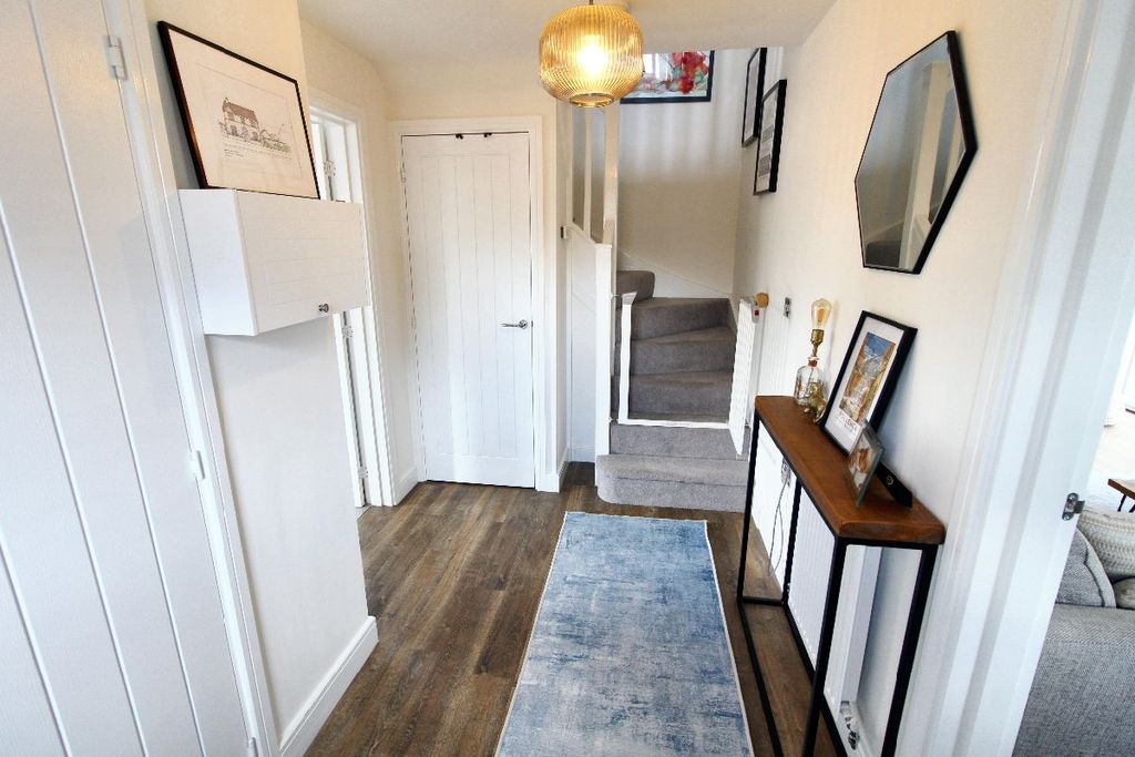 Property photo 2 of 24