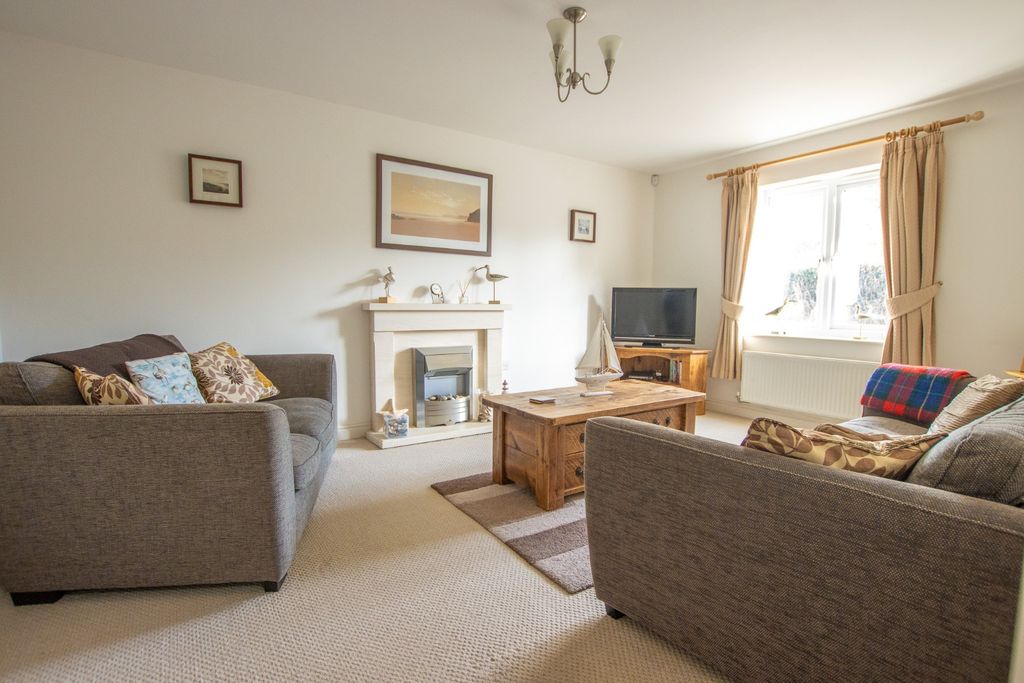 Property photo 3 of 25 3859274