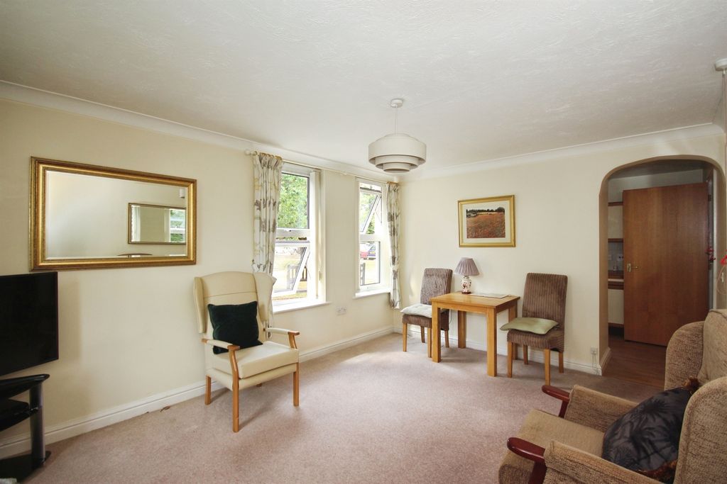 Property photo 3 of 9
