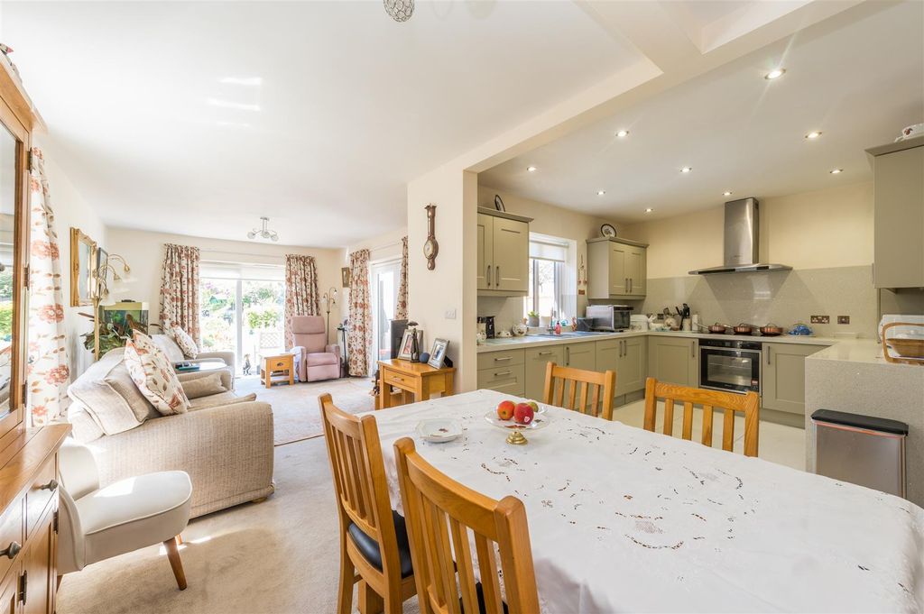 Property photo 3 of 25 No616_12.Jpg