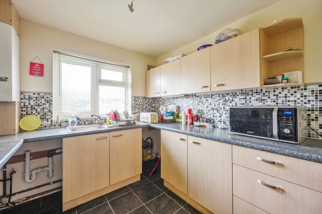 Property photo 3 of 15 Kitchen