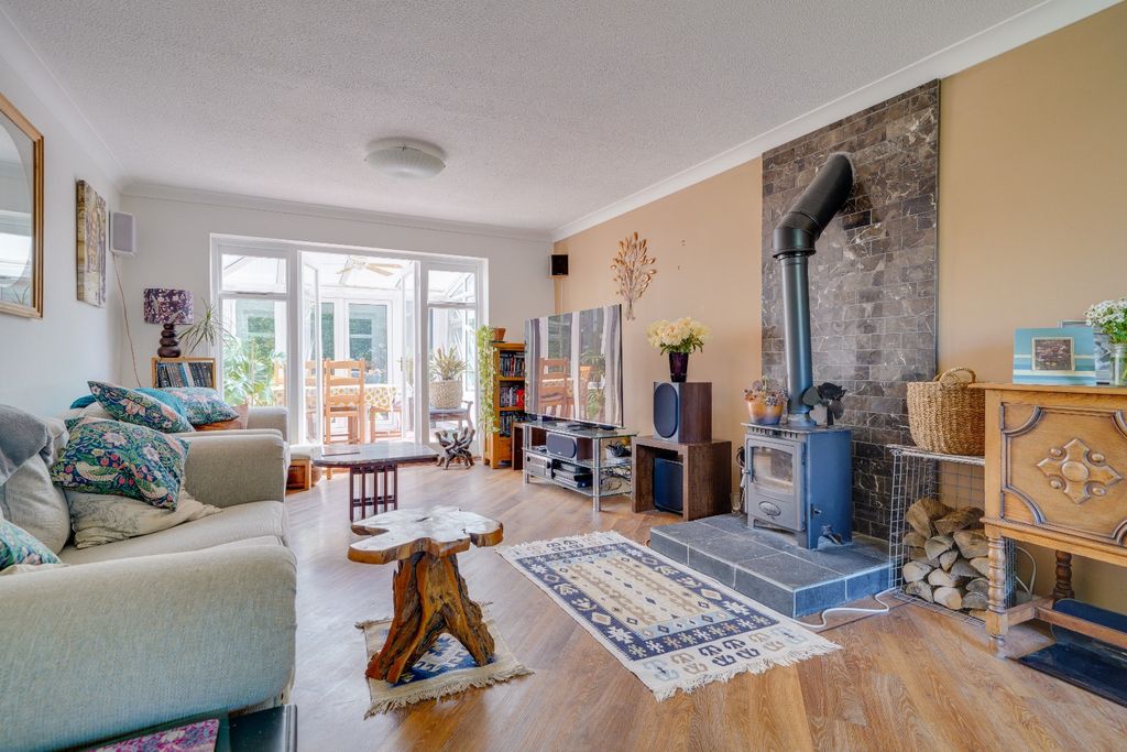 Property photo 2 of 22 4222582