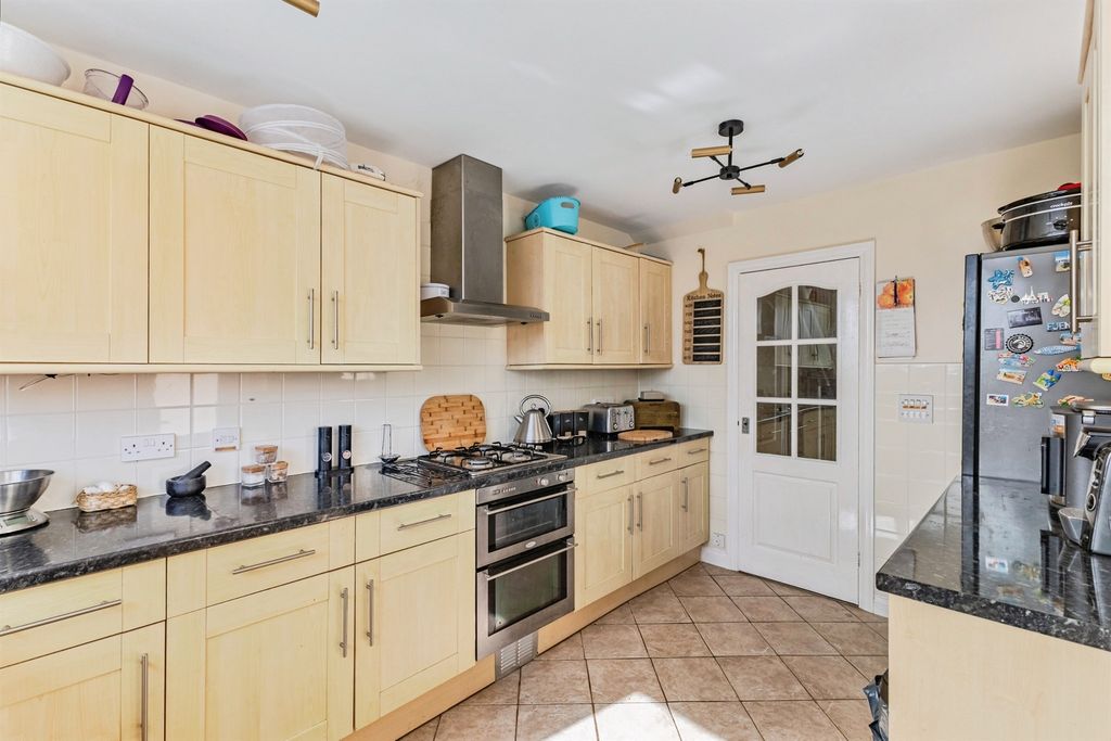 Property photo 2 of 13