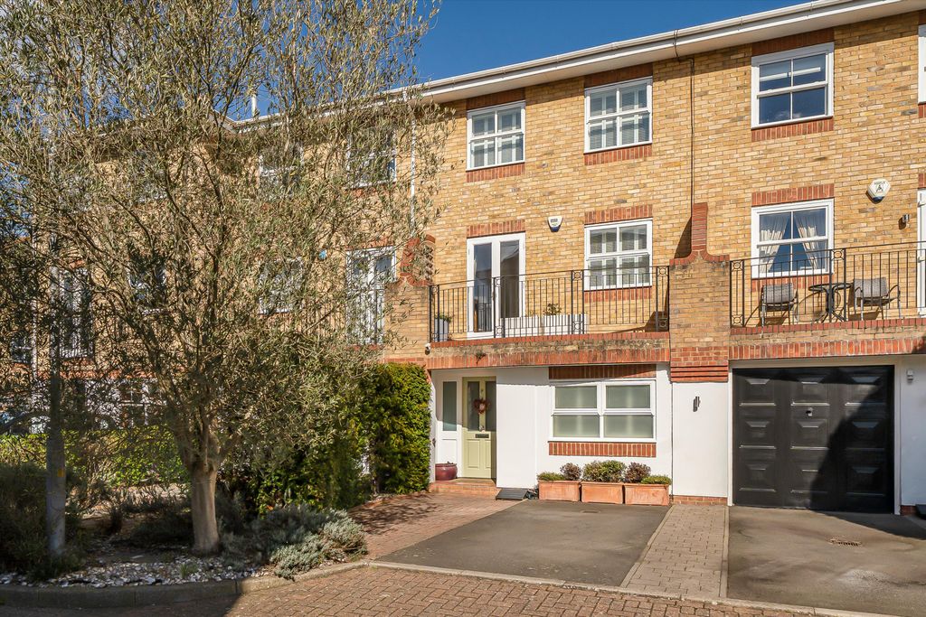 Property photo 1 of 13 Image