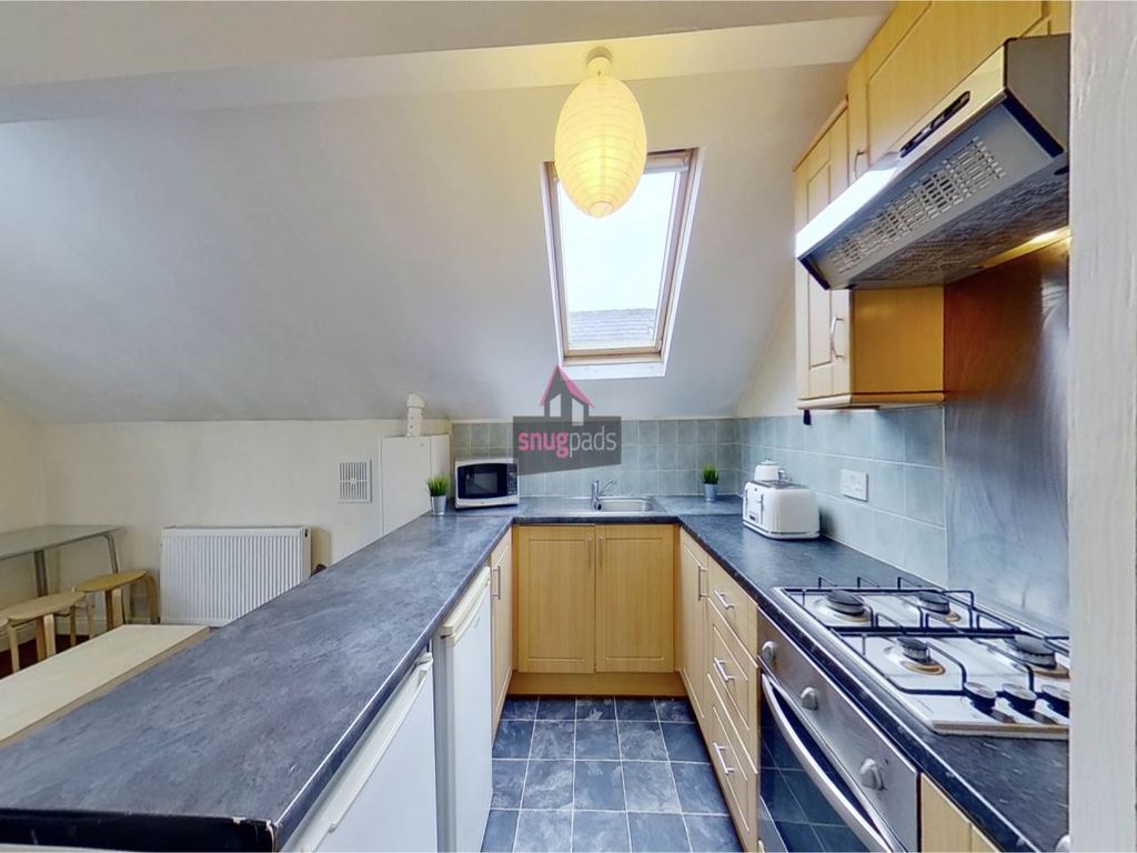 Property photo 2 of 7 Kitchen