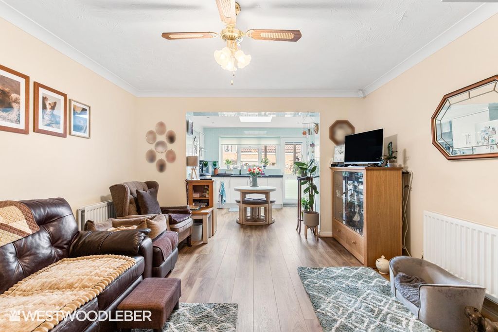 Property photo 2 of 25 Farmlane_6.Jpg