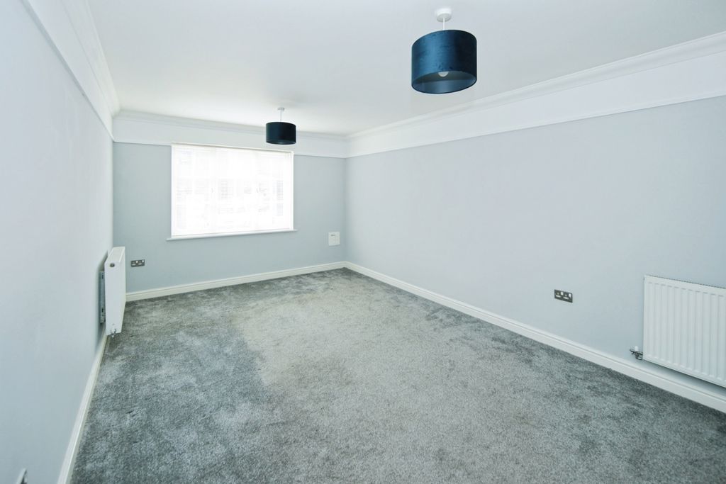 Property photo 2 of 16 Photo