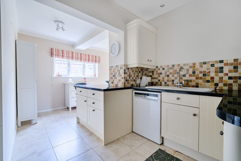 Property photo 3 of 24 1311861-25-68514d...