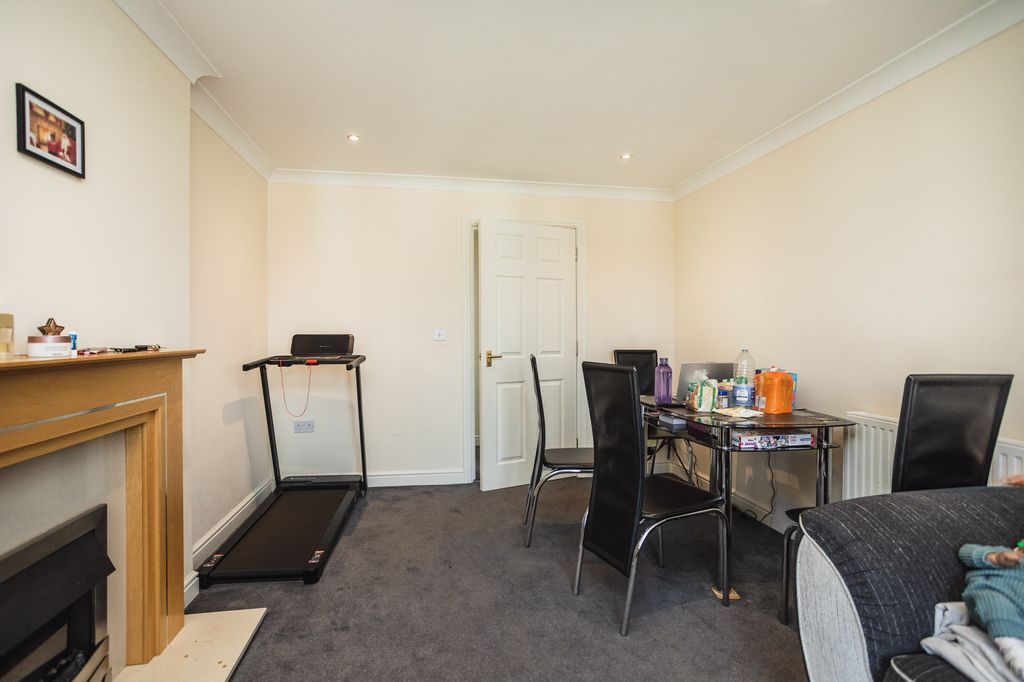 Property photo 3 of 24