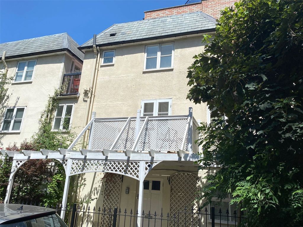 Property photo 1 of 14 External