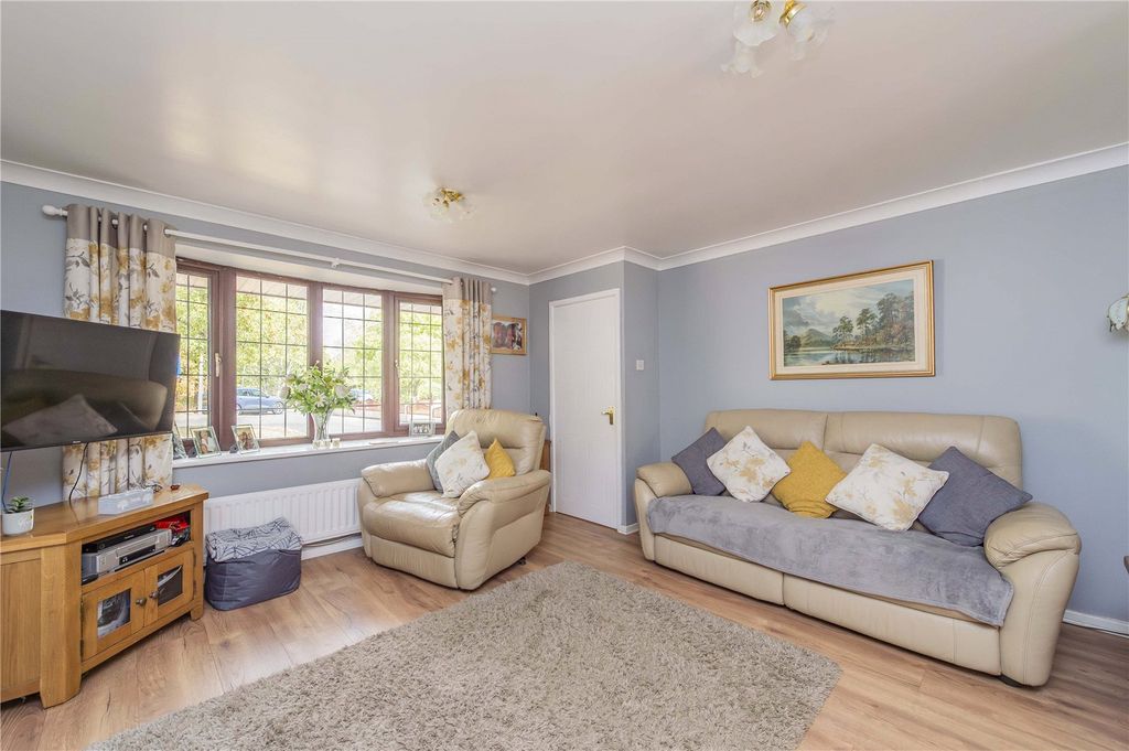 Property photo 2 of 39 Picture No. 24