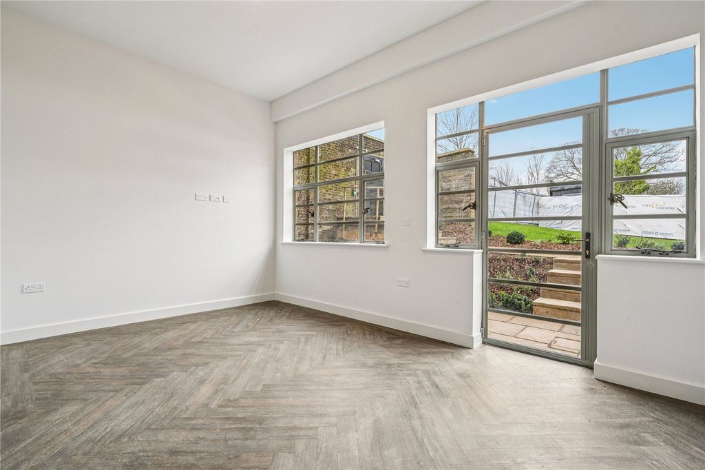 Property photo 2 of 10 Picture No. 04