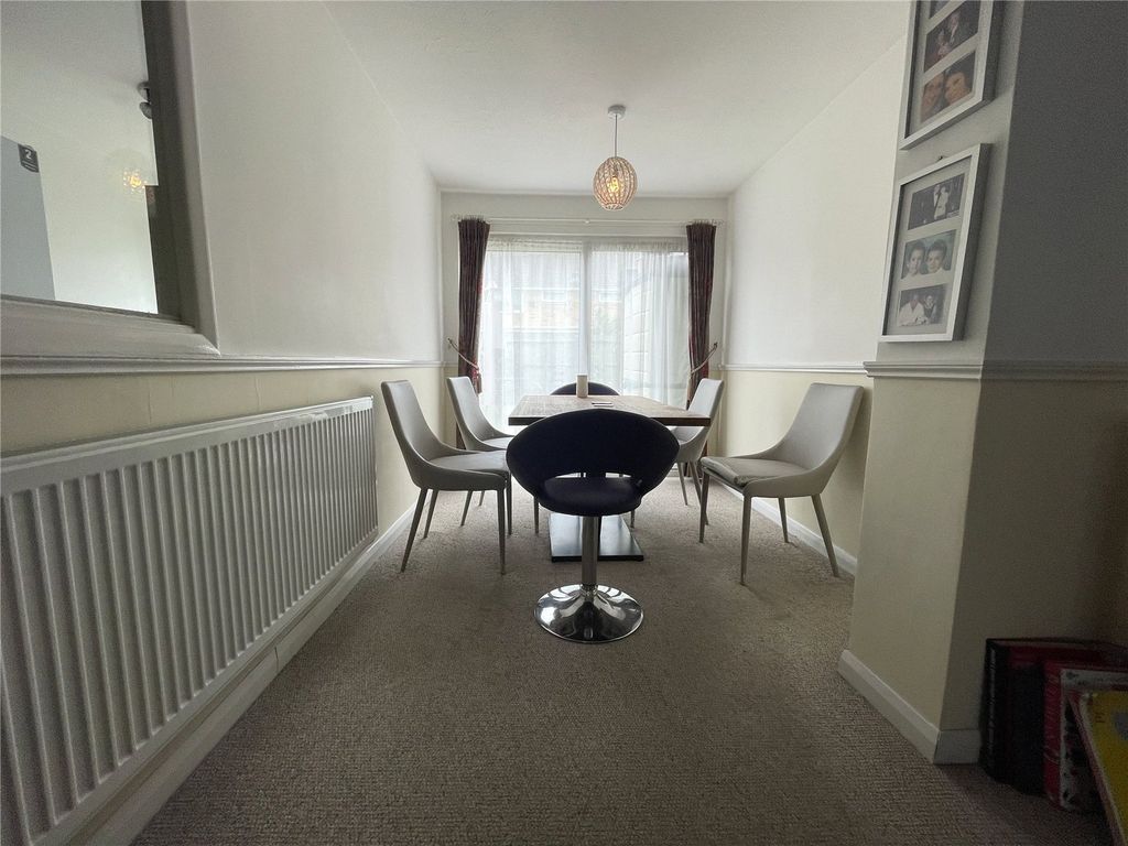 Property photo 3 of 9 Dining Area