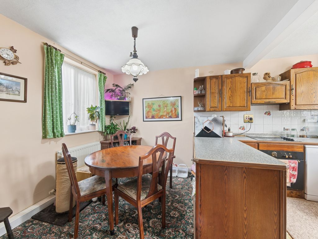 Property photo 2 of 20