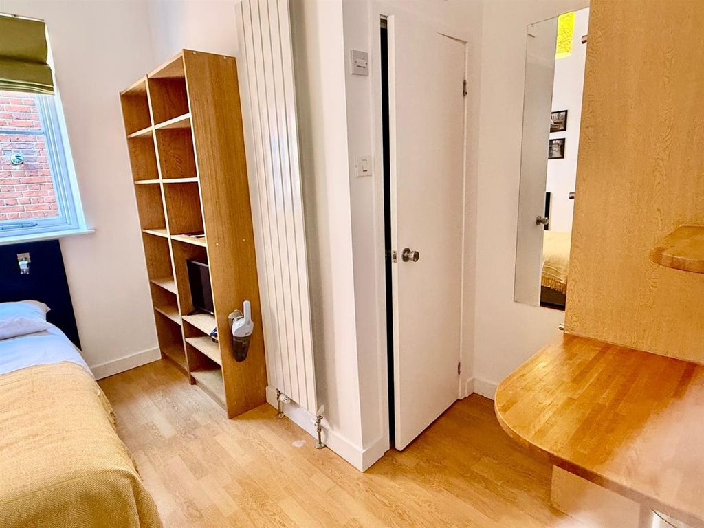 Property photo 1 of 6 7F341E64-6d3B-42A5-8Cfb-748A8d3Da7c3.Jpg