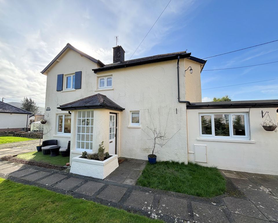 Property photo 2 of 53