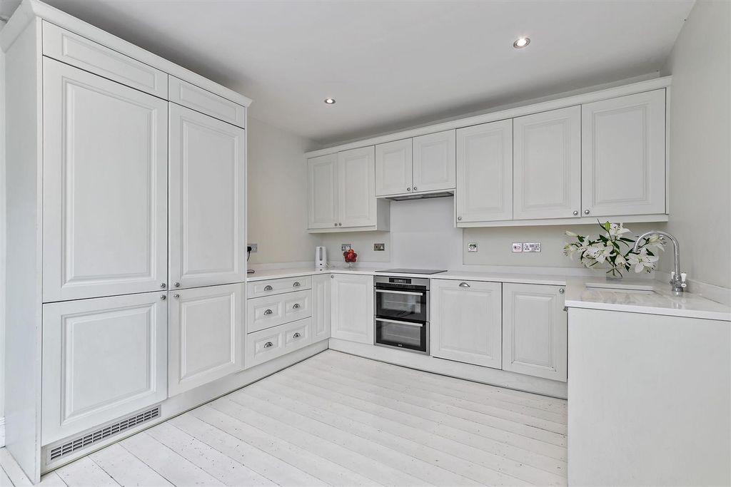 Property photo 2 of 17 75Catherinestreet-14.Jpg