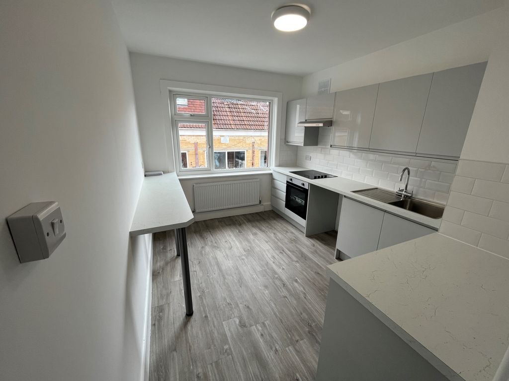 Property photo 1 of 6 1 Bed Flat To Rent Wimborne Road, Bournemouth Bh9