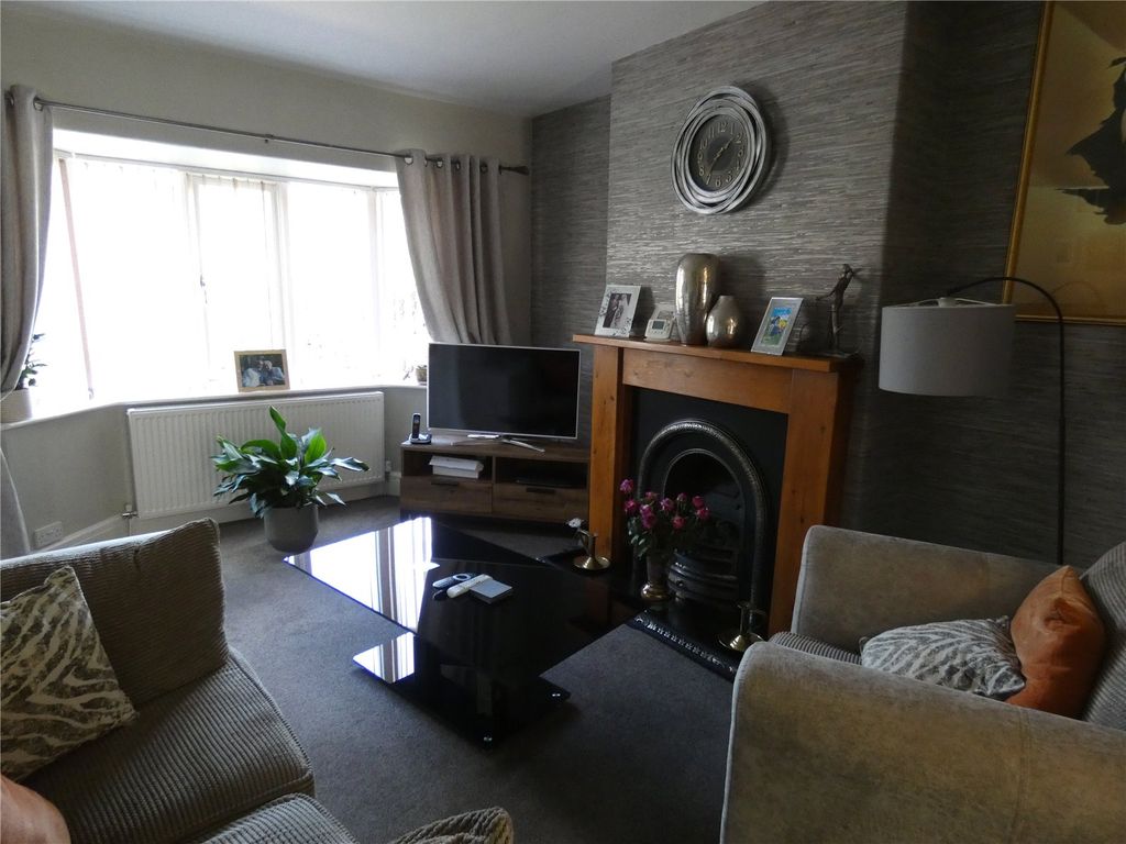Property photo 3 of 10 Lounge