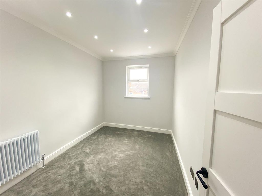 Property photo 3 of 6 Bedroom Two