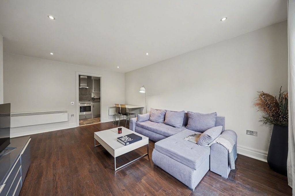 Property photo 2 of 12