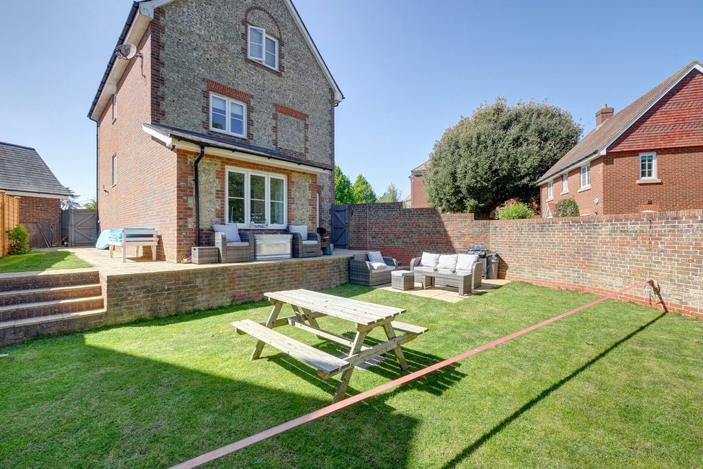 Property photo 1 of 29