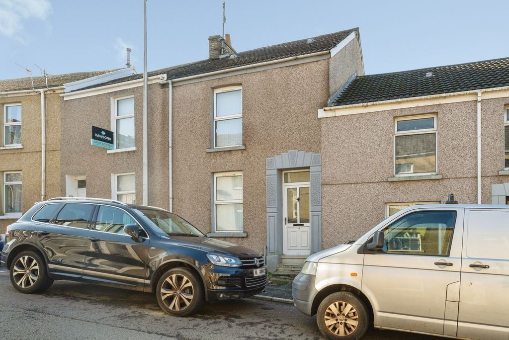 Property photo 1 of 17 Pbox-Img.Jpg