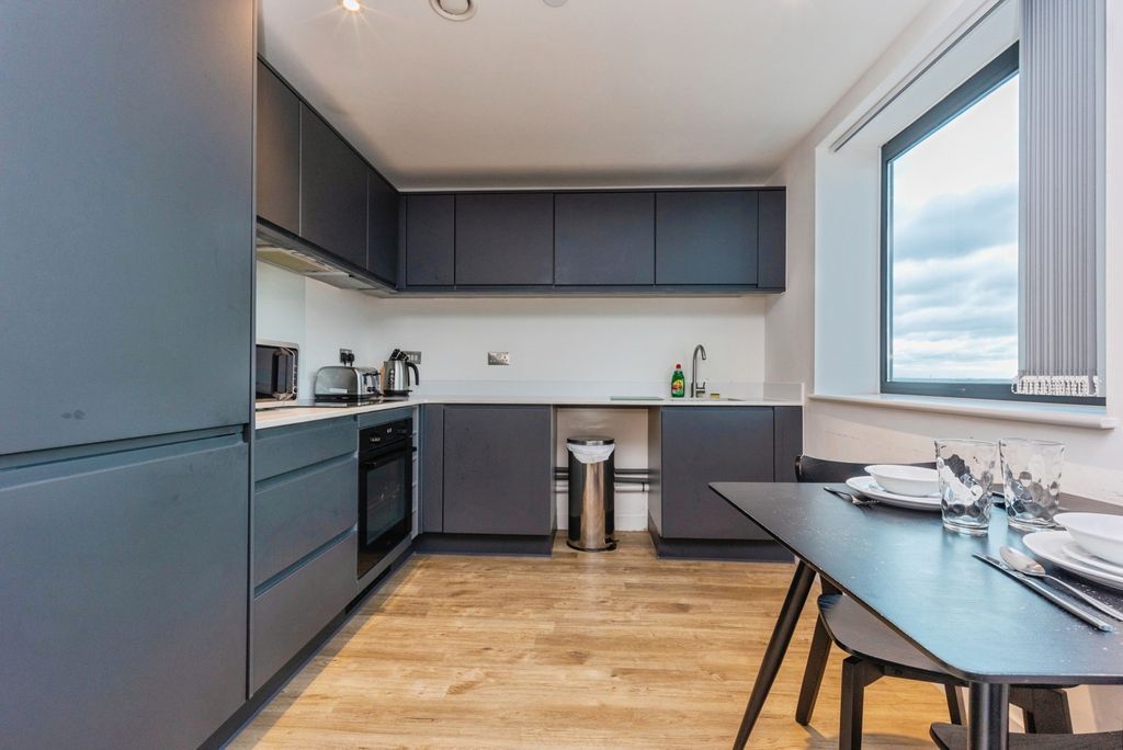Property photo 1 of 20 Pbox-Img.Jpg