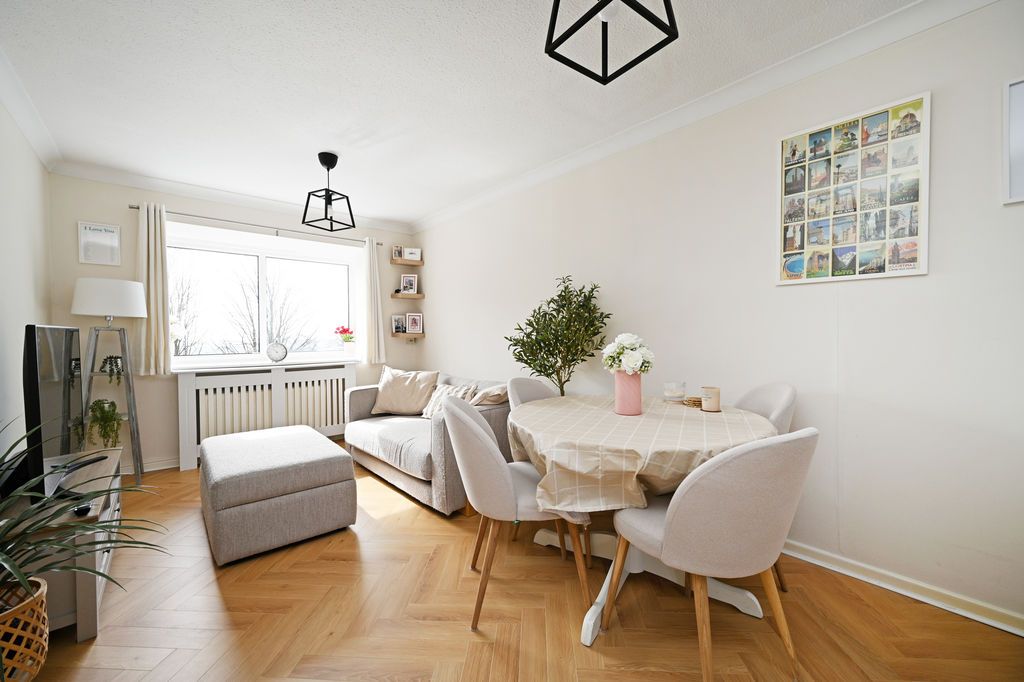 Property photo 3 of 26 Open Plan Living / Dining