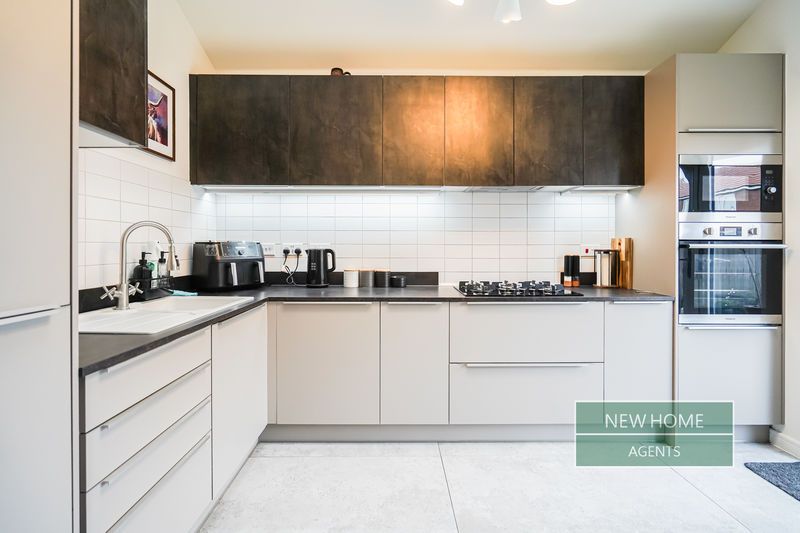 Property photo 3 of 29 Photo 8