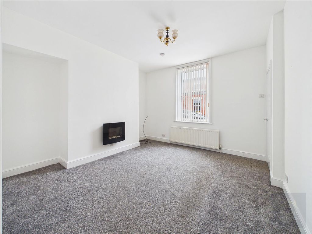 Property photo 3 of 20 Cam01858G0-Pr0292-Still002.Jpg