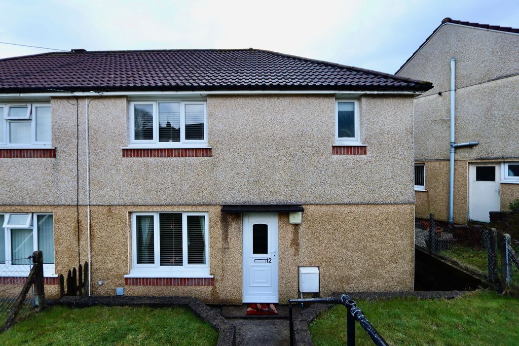 Property photo 2 of 28