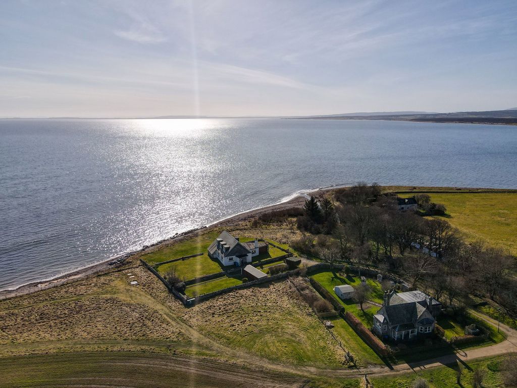 Property photo 3 of 42